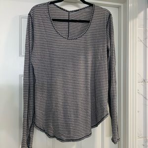 Lululemon light weight top layer